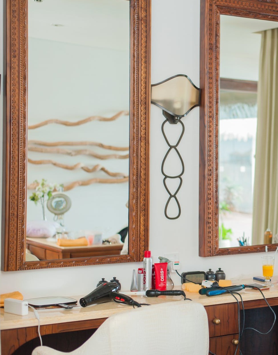 vintage salon layout